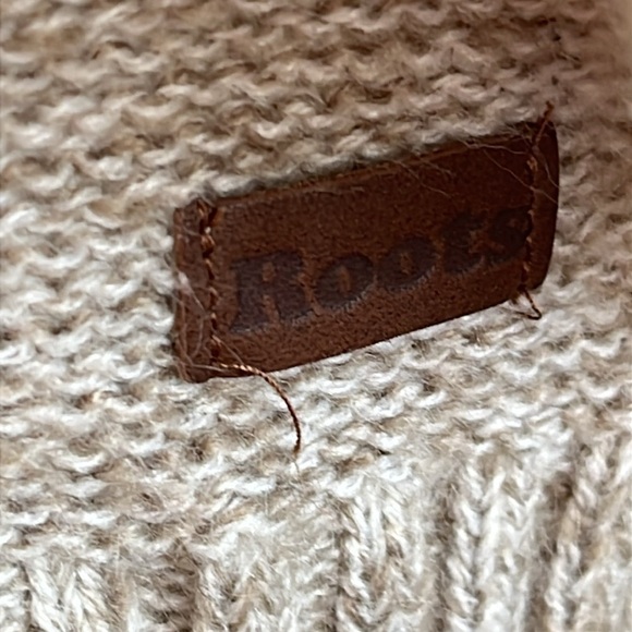 ROOTS Poncho Knit Gables macintosh mix Women’s  Length 27" Width  38" - Picture 4 of 6